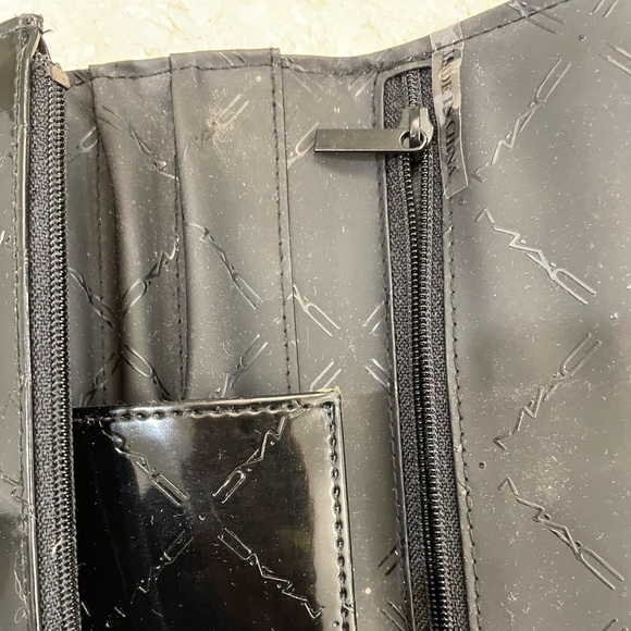 Wallet size Mac Make up and brush holder - Picture 11 of 15